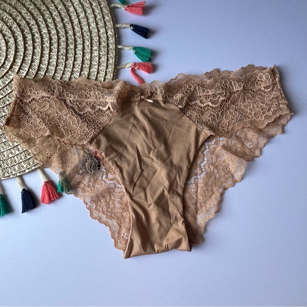Victoria's Secret Lace Trim Cheekini Panty Sweet Praline Medium NEW
